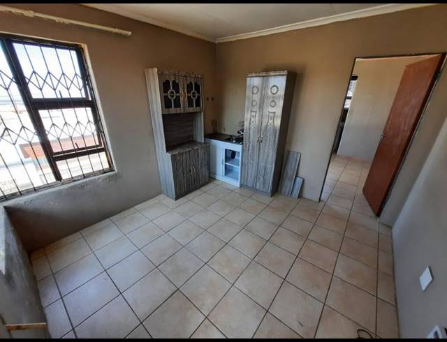 0 BEDROOM APARTMENT FOR SALE IN MOHLAKENG
